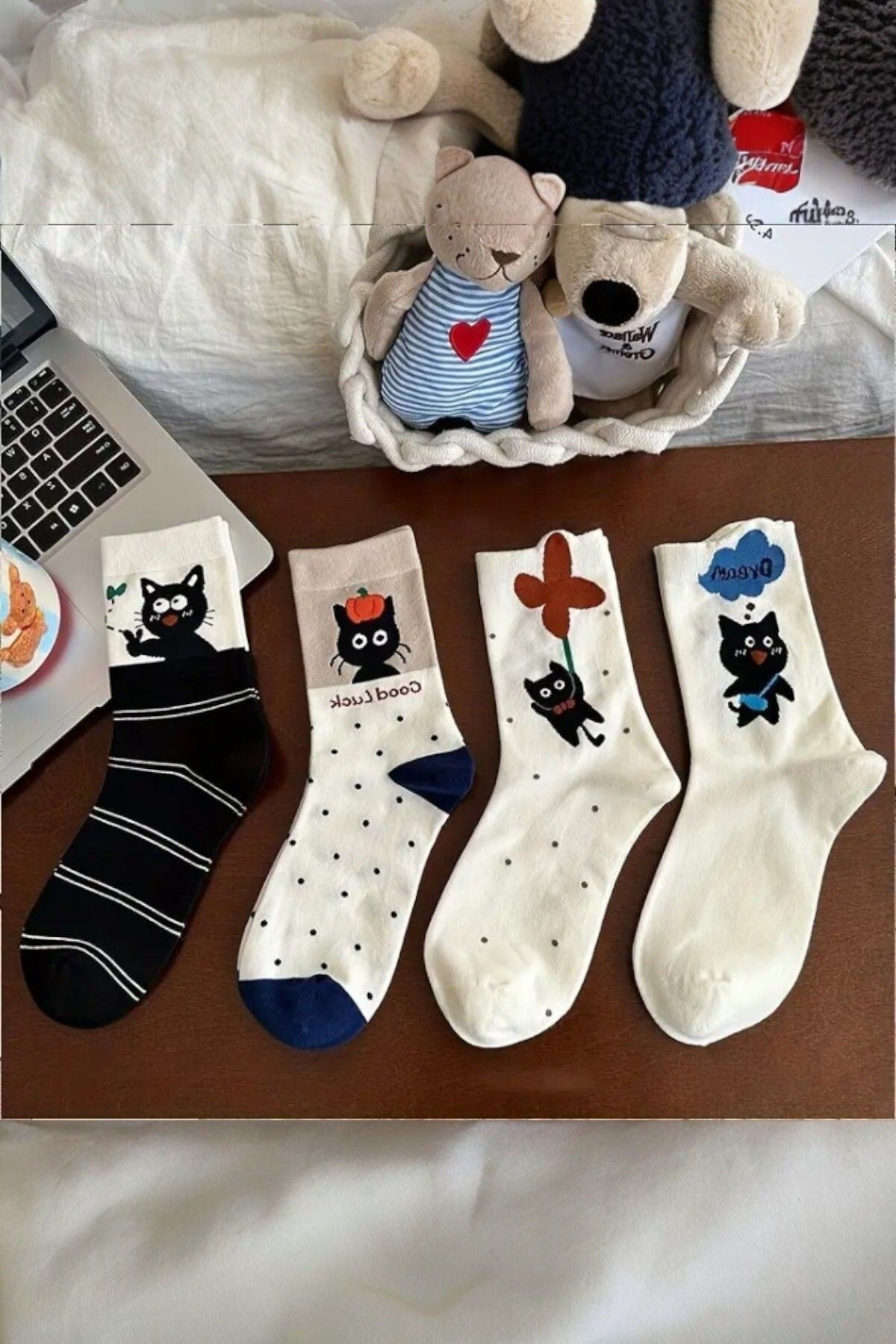 Kadın 4 Çift Premium Kalite Parfümlü Kedi Figürlü Soket Çorap 4 Mevsim