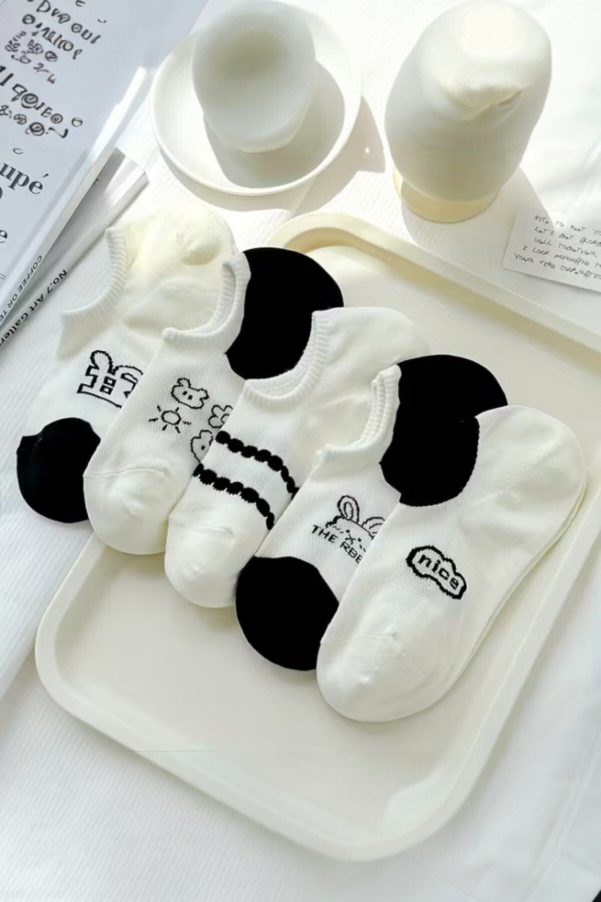 Kadın 5 Çift Premium Karikatür ve Harf Desenli Yüksek Pamuklu Görünmez Babet Çorap