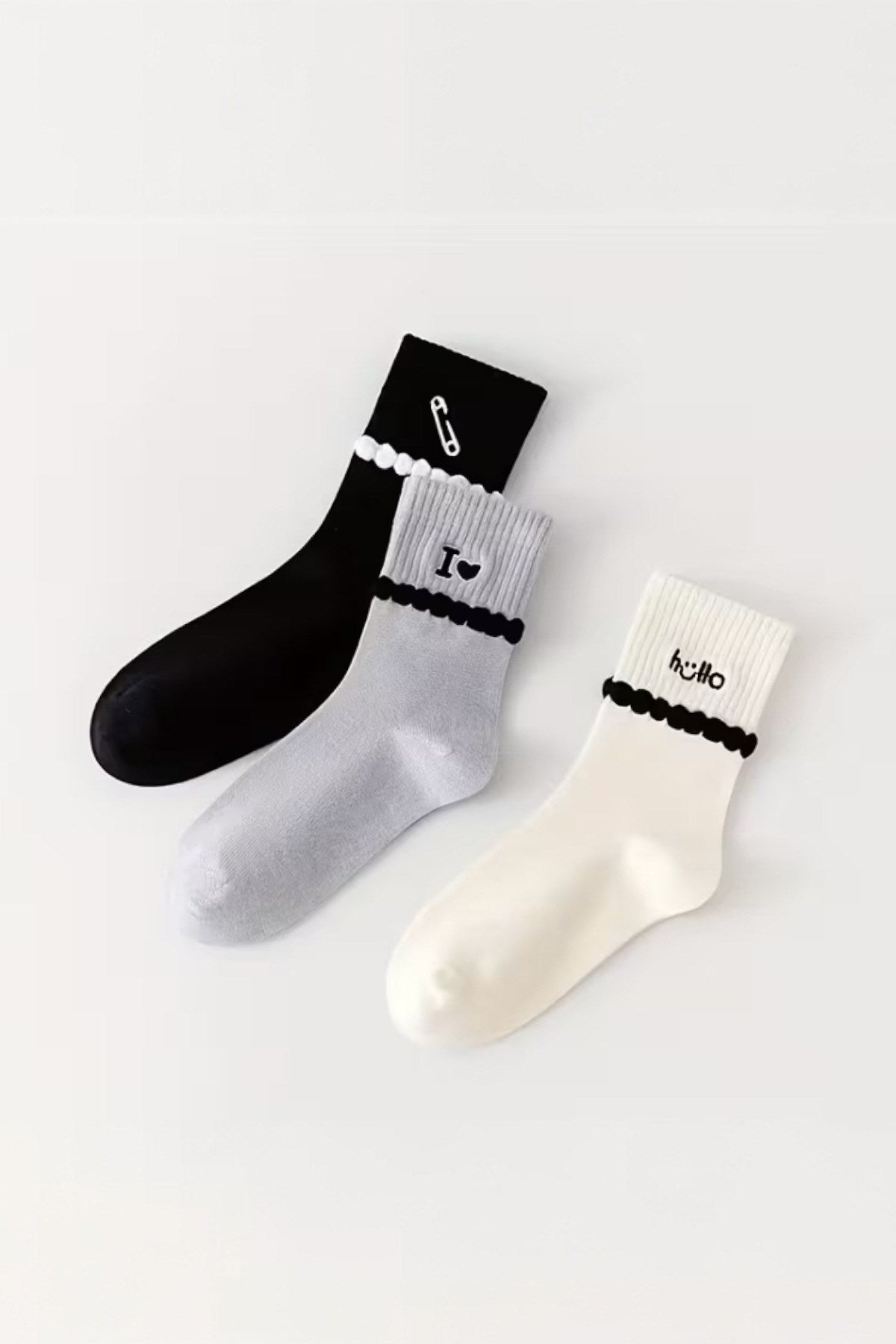 Kadın 5 Çift Premium Kalite Şerit Kabartmalı Ataç Hello Love Desenli Kolej Çorap