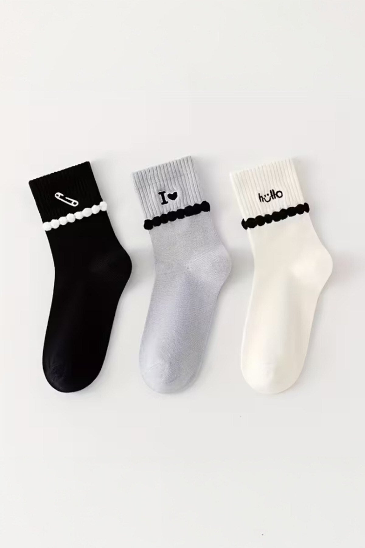 Kadın 5 Çift Premium Kalite Şerit Kabartmalı Ataç Hello Love Desenli Kolej Çorap
