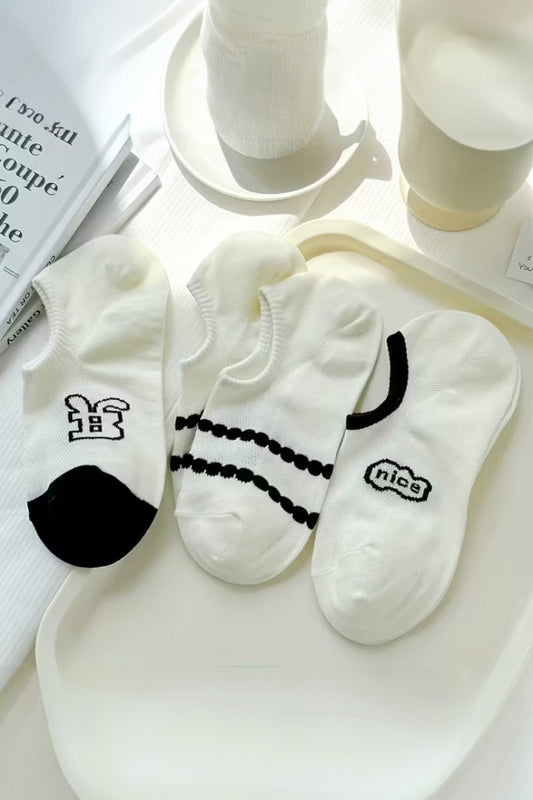 Kadın 5 Çift Premium Karikatür ve Harf Desenli Yüksek Pamuklu Görünmez Babet Çorap