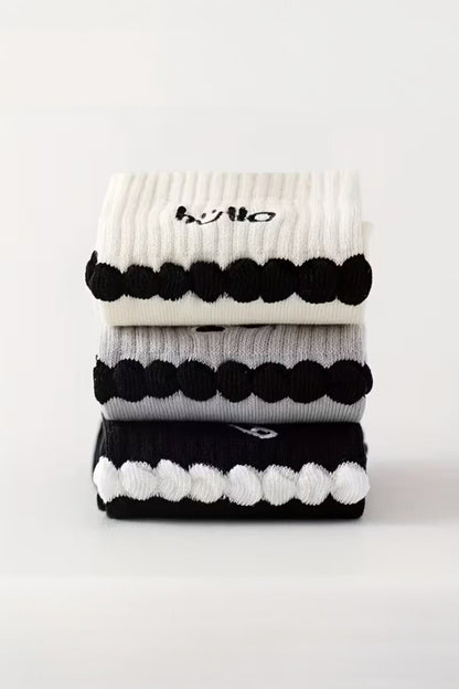 Kadın 5 Çift Premium Kalite Şerit Kabartmalı Ataç Hello Love Desenli Kolej Çorap